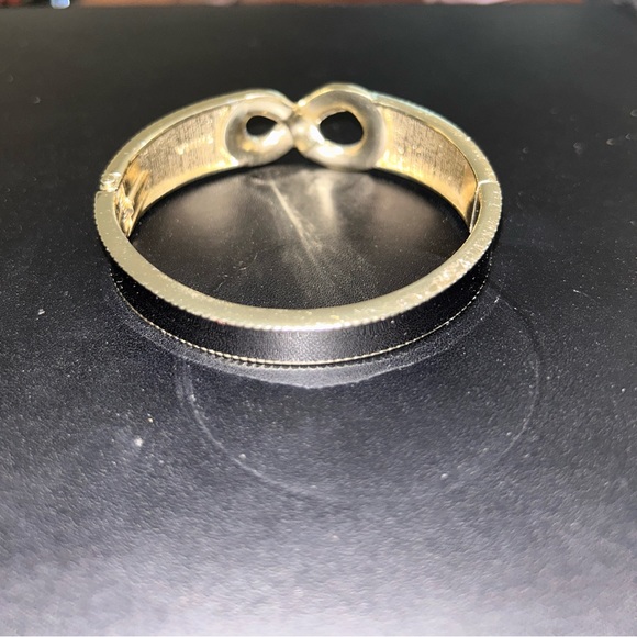 Joan Rivers Infinity Bracelet - Picture 3 of 4